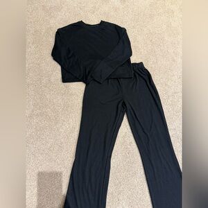 Ugg Black Two-Piece Lounge Set -Long Sleeve cropped Top & Wide Leg Pants size M